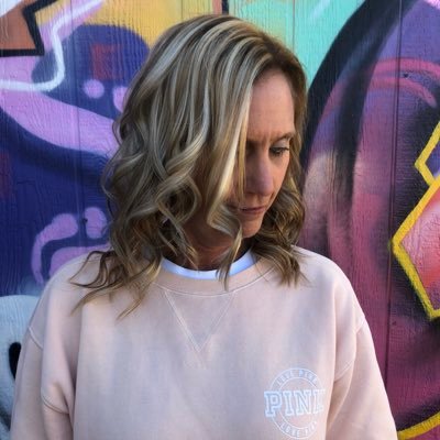 Profile Picture of Kim Ledger (@KimLedger7) on Twitter