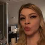 Profile Picture of Julia Breanne (@juliabdawson) on Instagram