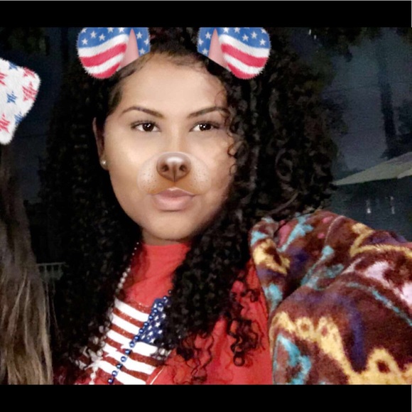 Katherine Chessman - Poshmark Profile Picture of Katherine Chessman (@kc_cocoa) on Poshmark