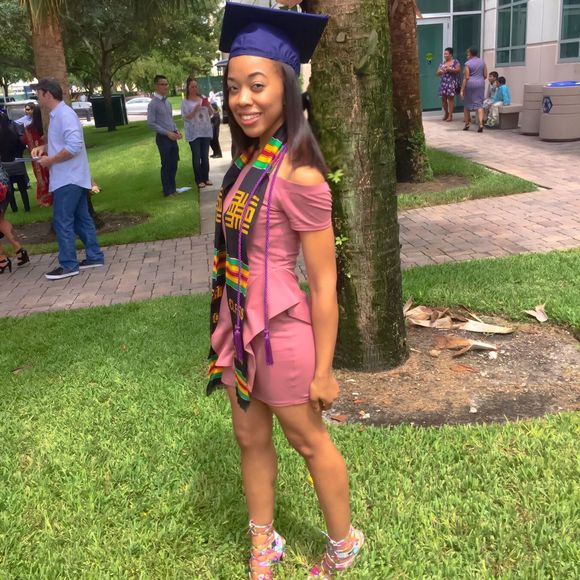 Profile Picture of Sheba Johnson (@shebabeauty) on Poshmark