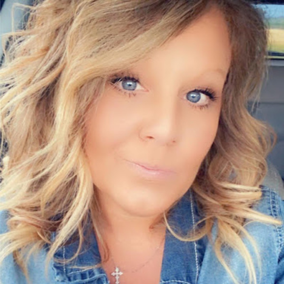 Profile Picture of Kenzie Malwitz (@malwitz13) on Poshmark