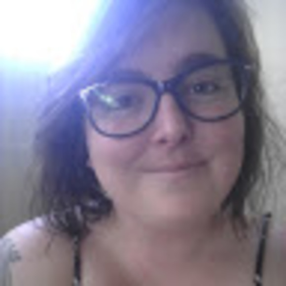 Profile Picture of Sam Mclaughlin (@sammerzgirl) on Poshmark
