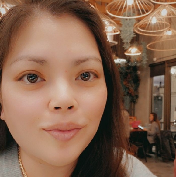 Profile Picture of Karen Luanglath (@0sanabi) on Poshmark