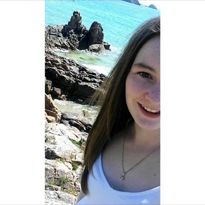 Profile Picture of Chloe Crouch (@crouch_chloe) on Twitter