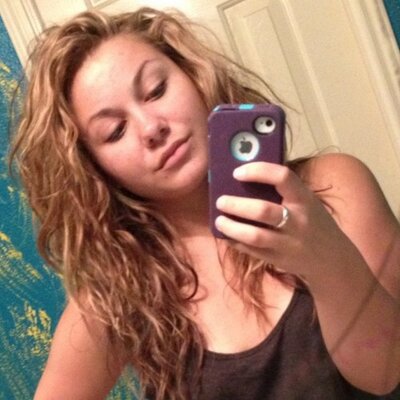 Profile Picture of Ashlyn Schneider (@ashheartash) on Twitter
