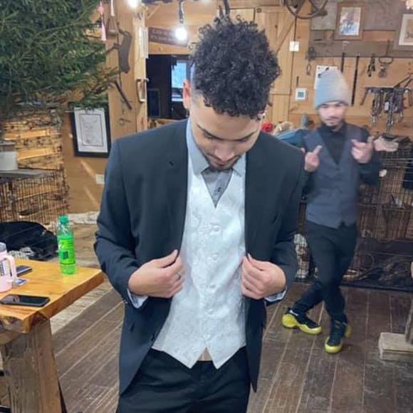 Profile Picture of Eddie Darkins (@eddiedarkins08) on Poshmark