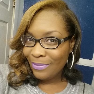 Profile Picture of Veronica Davis (@capricorngyrl18) on Twitter