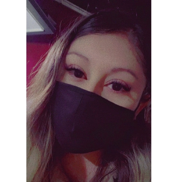 Profile Picture of G lopez Yesenia (@g_yesenia) on Poshmark