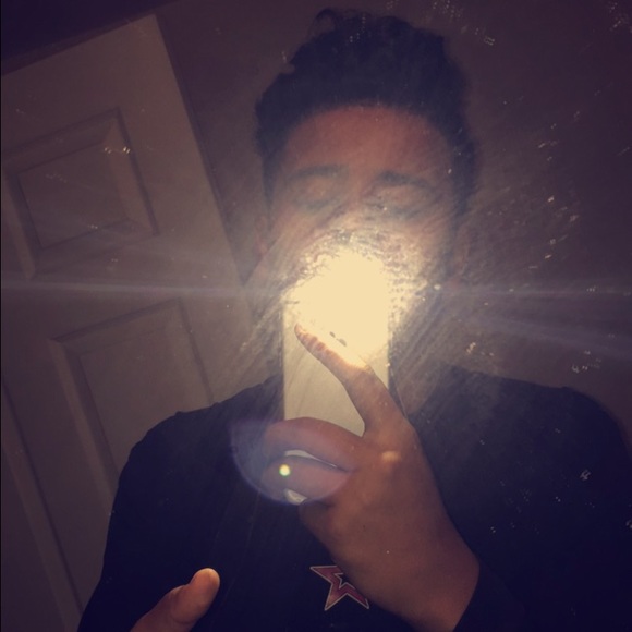 Profile Picture of Randy Bueso (@randybueso10) on Poshmark