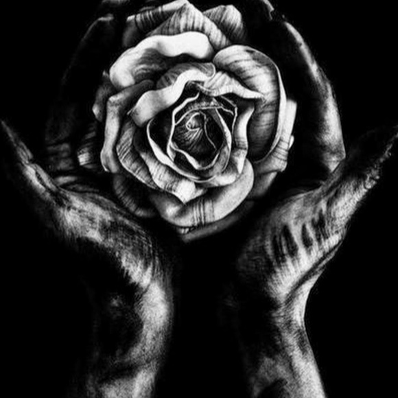 Profile Picture of Annarae246 Kayner (@annakayner15) on Poshmark