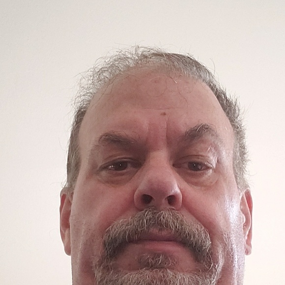 Profile Picture of Karen Vandewarker (@blurry201) on Poshmark