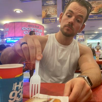 Profile Picture of Ronald Troy Robinson (@classyawesome1) on Twitter