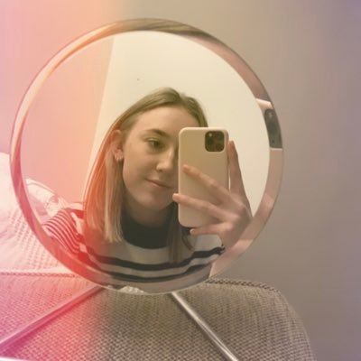 Profile Picture of Eloise  💫 (@EloisePerry28) on Twitter