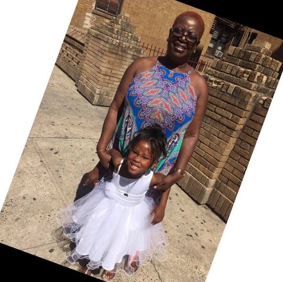 Profile Picture of Shellon Halley (@shellon) on Poshmark