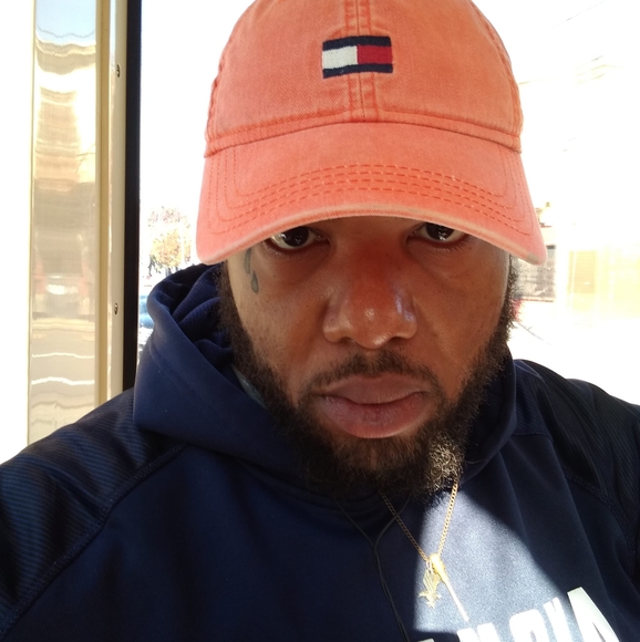 Rasul Huett - Poshmark Profile Picture of Rasul Huett (@rasulhuett01) on Poshmark