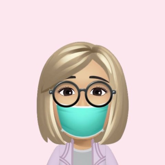 Profile Picture of Meg Anderson (@meganderson929) on Poshmark