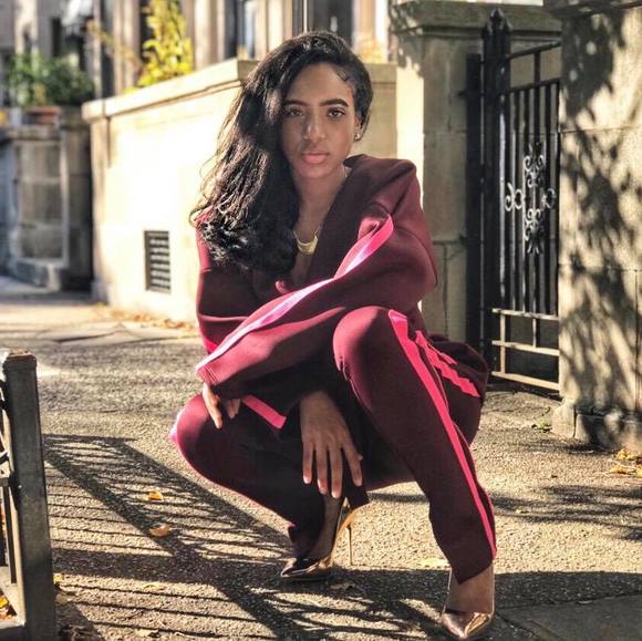 Sade Graham - Poshmark Profile Picture of Sade Graham (@sadedizz) on Poshmark