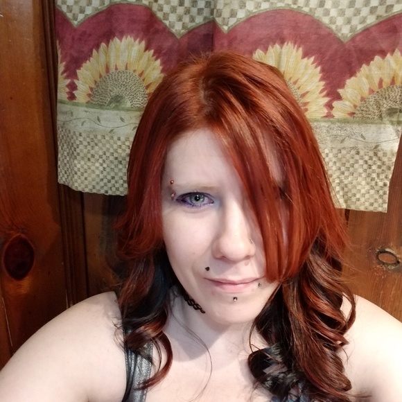 Profile Picture of Joyce Pierce (@terraceles) on Poshmark