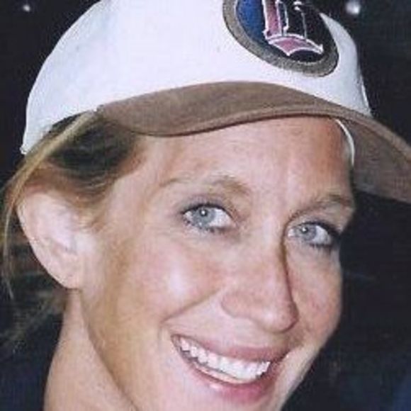 Profile Picture of Bobbie Dahlke (@bobbielea26) on Poshmark