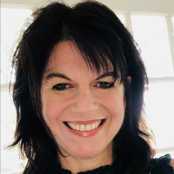 Profile Picture of Diane Jeffries (@djeff0730) on Poshmark