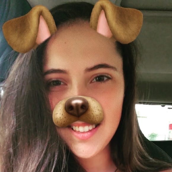 Profile Picture of Sydney Ofstein (@sydneyofstein) on Poshmark