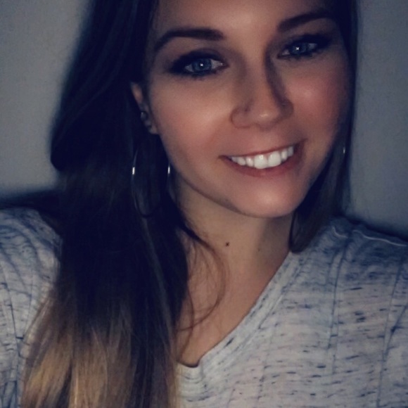 Profile Picture of Josephine Kristoffersen (@moriahjo) on Poshmark