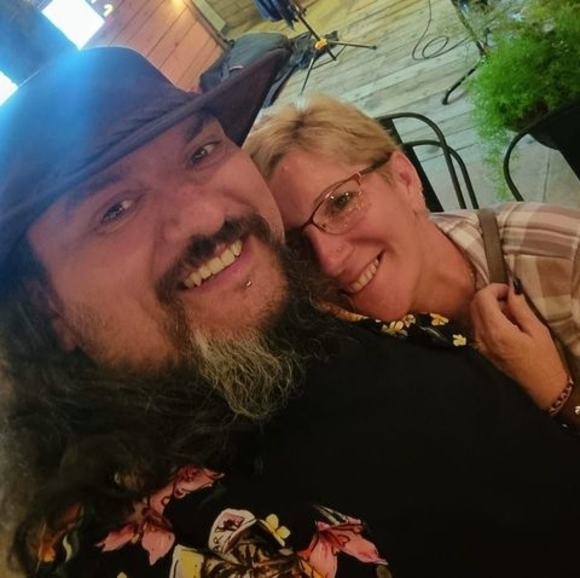 Profile Picture of Évi Csuka (@csukaevi75) on Poshmark