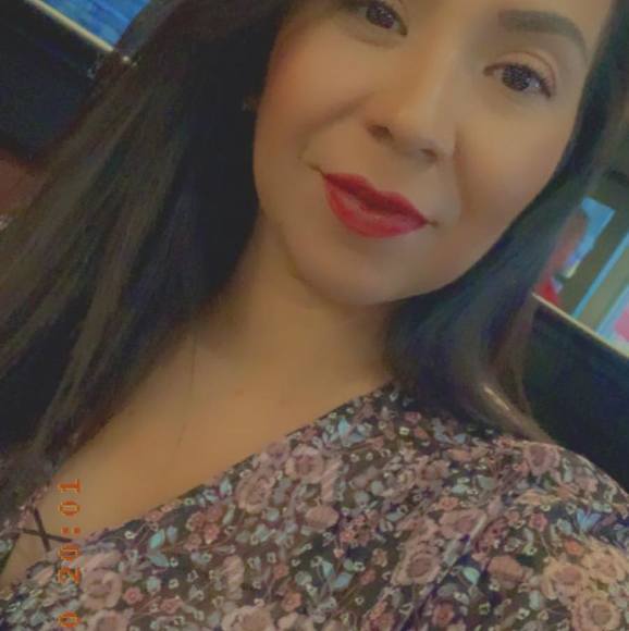 Profile Picture of Lorena Gaona (@lorenagaona) on Poshmark