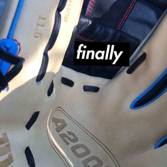 Profile Picture of Jonathan Velasquez (@johnnyvelas22) on Poshmark