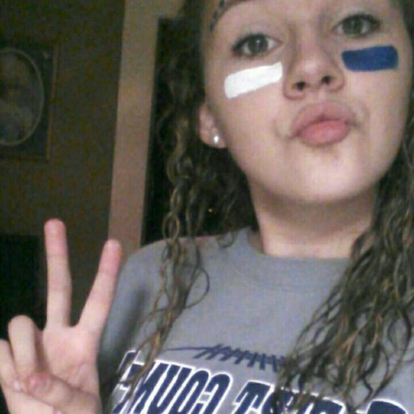 Profile Picture of Kayla Holsenback (@kayla_maria) on Poshmark