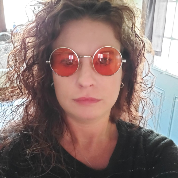 Profile Picture of Lisa Eidem (@lisaeidem) on Poshmark