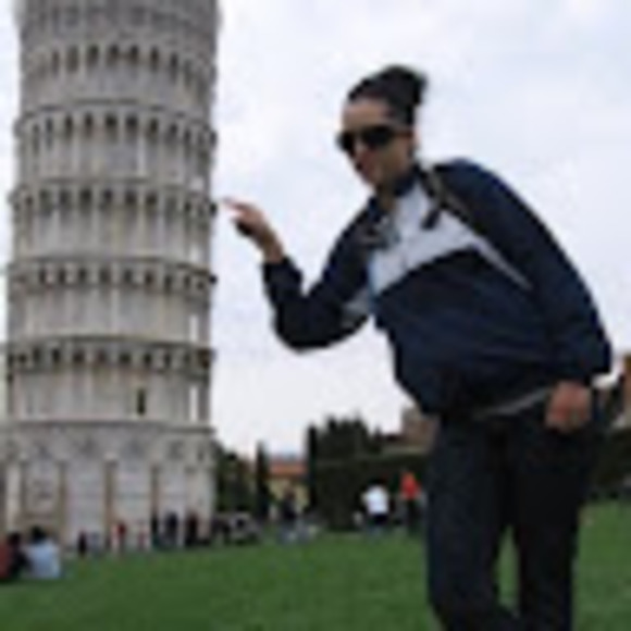 Profile Picture of Alanna Bartelmey (@sunshinekiss247) on Poshmark