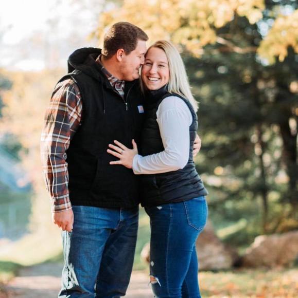 Profile Picture of Riley Poupore (@rpoupore14) on Poshmark