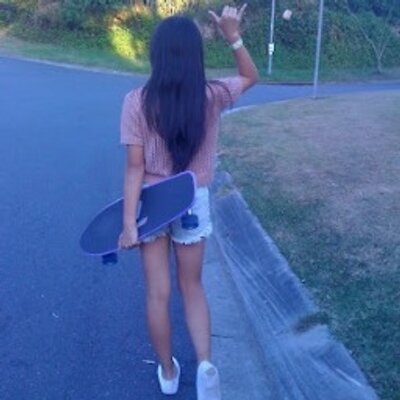 Profile Picture of Lara Brooks (@LarabrooksD) on Twitter