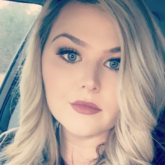 Profile Picture of Amber Orrell (@aorrell_92) on Poshmark
