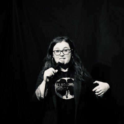 Profile Picture of Caitlin McDevitt (@McDevittComedy) on Twitter