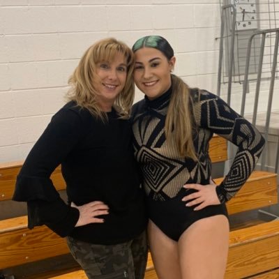 Profile Picture of Kim Lombardo (@kim10765) on Twitter