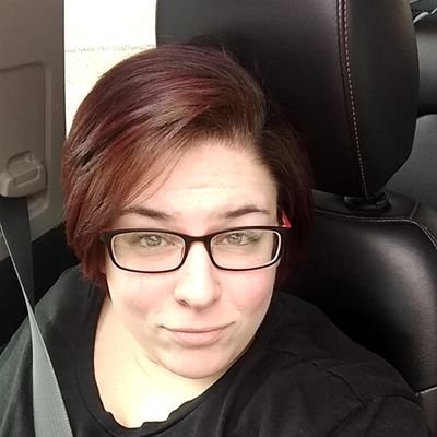 Profile Picture of Angie Holcomb (@SmplyNae) on Twitter