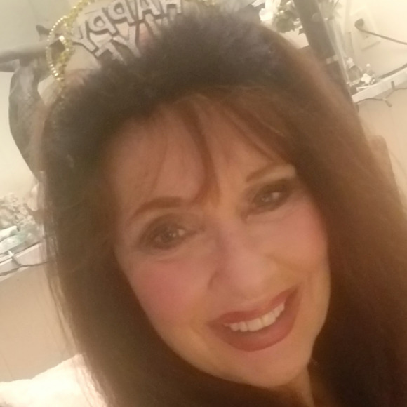 Profile Picture of Jacqueline M (@imovin101) on Poshmark