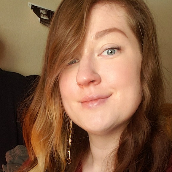 Profile Picture of Bryanna Sutherland (@brglidden) on Poshmark