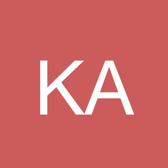 Profile Picture of Karen Addison (@karencaddison) on Poshmark