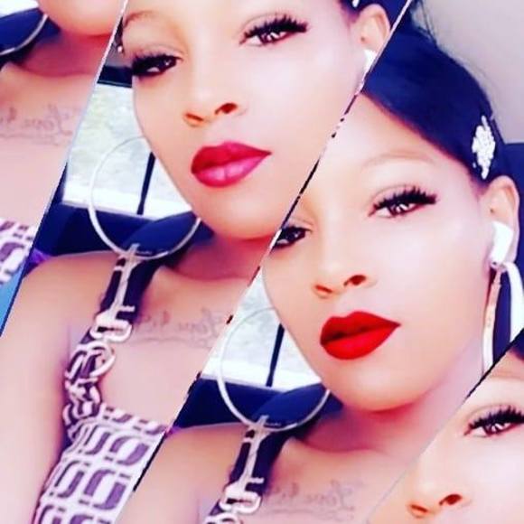 Profile Picture of Shantel Campbell (@sdcamp8443) on Poshmark