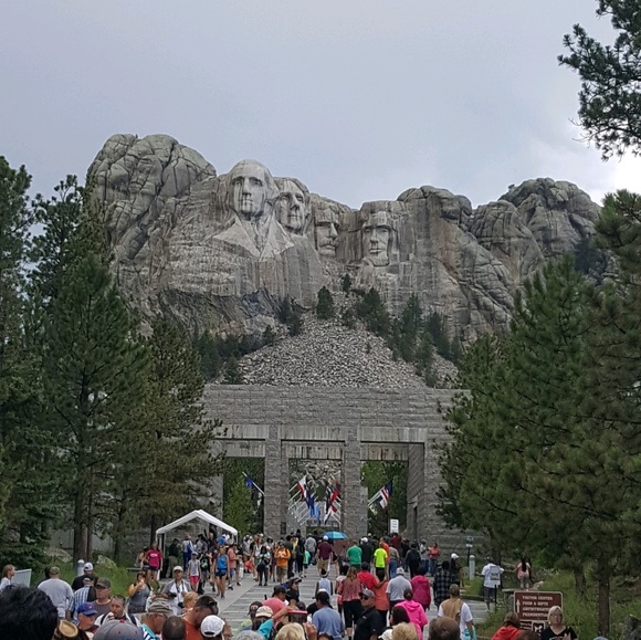 Profile Picture of Brandon Ennen (@15ennenbra) on Poshmark