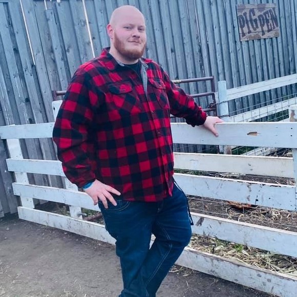 Profile Picture of Andrew Pieterse (@andrewpieterse) on Poshmark