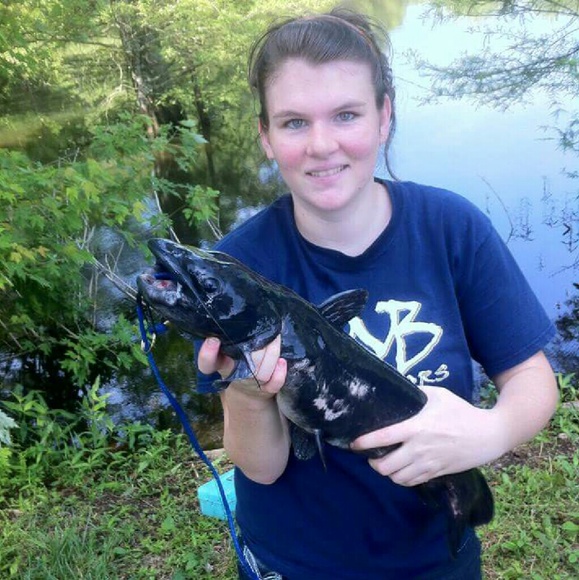 Profile Picture of Chelsie Bishop (@chelsiemarie20) on Poshmark