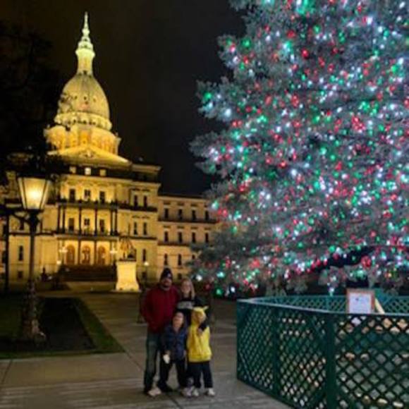 Profile Picture of Andrea Torrez (@andreamichele63) on Poshmark