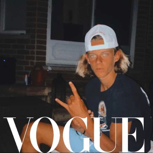 Profile Picture of Joel Apthorp (@joelapthorp) on Poshmark