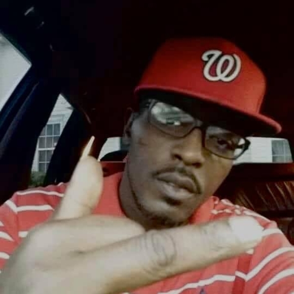 Profile Picture of Freeban Framon (@freebanframon) on Poshmark