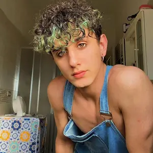 Profile Picture of   Dai raga su ig nessuno mi... (@andreastefanile1) on Tiktok