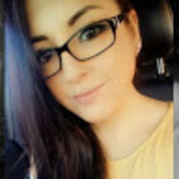 Profile Picture of Tina Gregory (@tinagregory219) on Poshmark